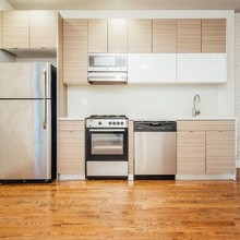 102 Rogers Ave-Unit -3h in Brooklyn, NY - Foto de edificio - Building Photo
