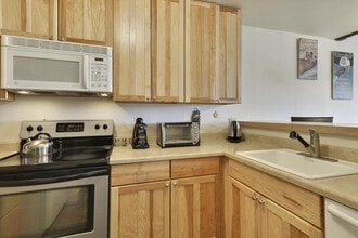 2090 Chalet Rd in Alpine Meadows, CA - Building Photo - Building Photo