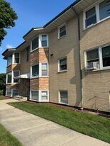 6401 W 52nd St in Chicago, IL - Building Photo