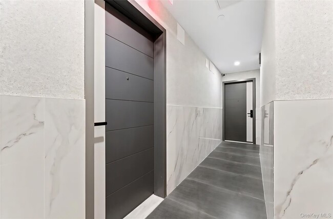 132-43 Metropolitan Ave in Queens, NY - Building Photo - Building Photo