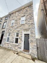 4254 Terrace St in Philadelphia, PA - Building Photo