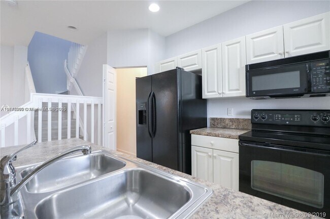 2041 Nassau Dr