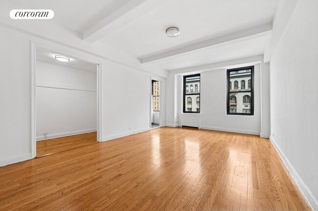 200 W 16th St in New York, NY - Building Photo - Building Photo