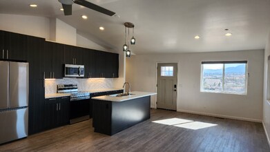 570 Bent River Rd in Clarkdale, AZ - Foto de edificio - Building Photo