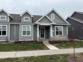 2155 Rosenberg Ln in Sun Prairie, WI - Building Photo