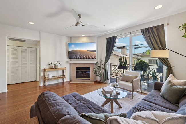 3990 Centre St, Unit 104-A in San Diego, CA - Foto de edificio - Building Photo