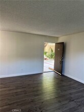 7055 Etiwanda Ave in Los Angeles, CA - Building Photo - Building Photo