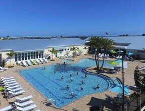 209 NE Coastal Dr in Ocean Breeze, FL - Building Photo - Building Photo