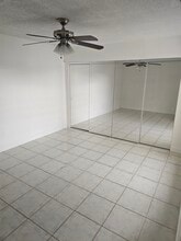 9732 NW 4th Ln in Miami, FL - Foto de edificio - Building Photo