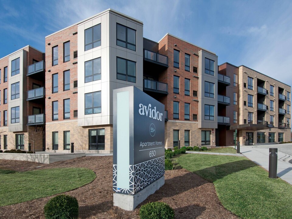 Avidor Glenview 55+ Active Adult Apartment Homes in Glenview, IL - Foto de edificio