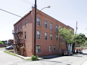 5001-5003 Second Ave in Pittsburgh, PA - Foto de edificio - Building Photo