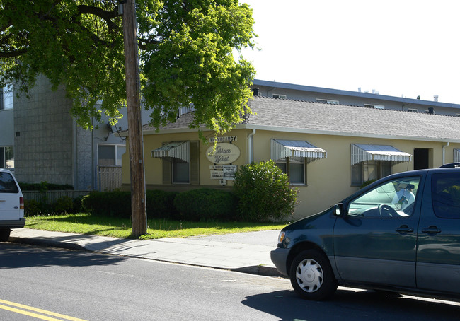 141 Oak Ave in Redwood City, CA - Building Photo - Building Photo