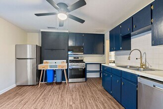 900 Olive St in Austin, TX - Building Photo - Building Photo