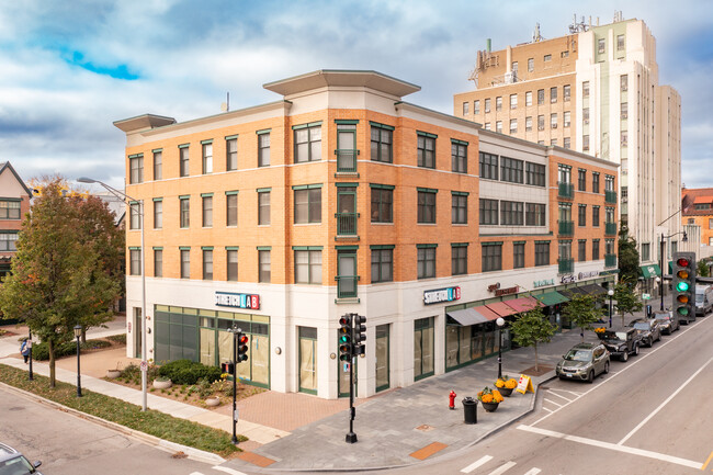 125 N Euclid Ave in Oak Park, IL - Building Photo - Primary Photo