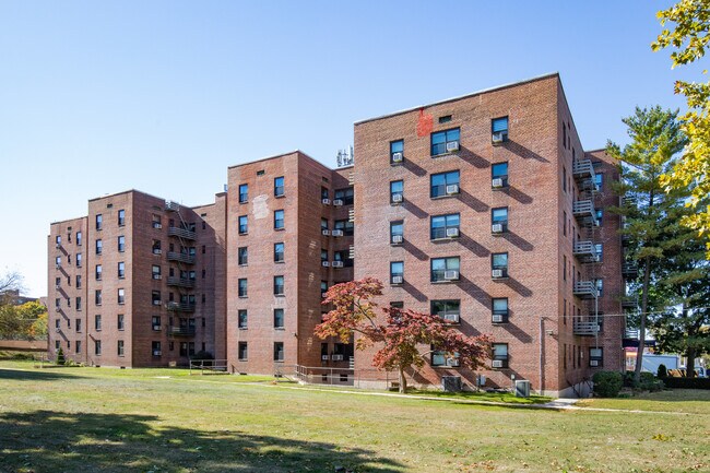 Windsor Park in Flushing, NY - Building Photo - Building Photo