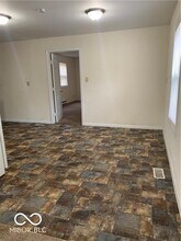 8106 Laughlin Dr in Indianapolis, IN - Building Photo - Building Photo