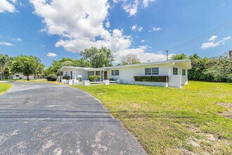 8145 SW 128th St in Miami, FL - Building Photo - Building Photo