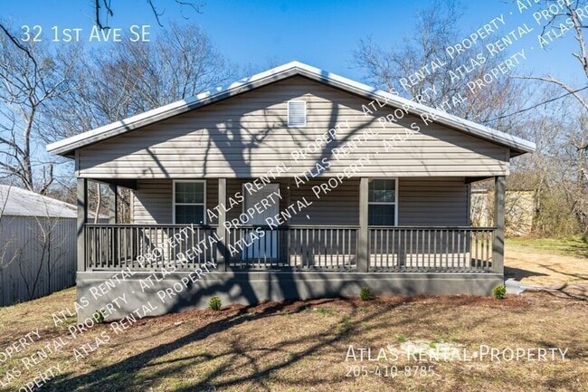 property at 32 1st Ave SE