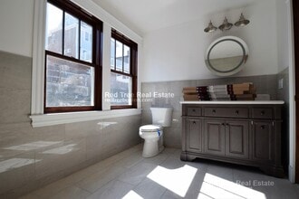 44 Gerrish St, Unit 1 in Boston, MA - Foto de edificio - Building Photo