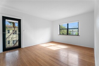 3200 Elizabeth St in Miami, FL - Building Photo - Building Photo