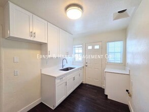 5544 Atlantic Ave in Long Beach, CA - Building Photo - Building Photo