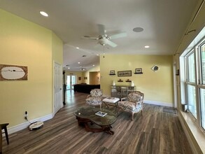 2415 Laurel Ln in West Palm Beach, FL - Building Photo - Building Photo