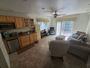 12 Coral Pl in Lahaina, HI - Building Photo - Building Photo