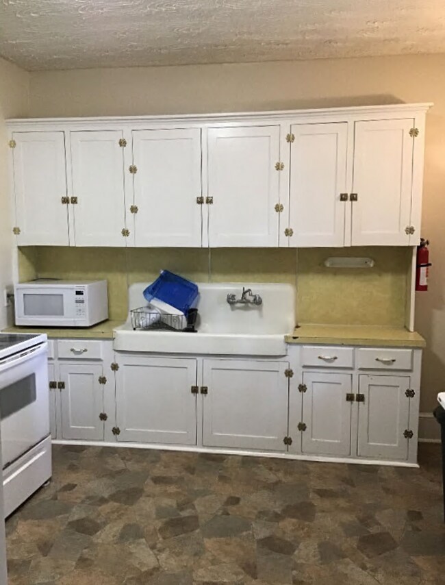 23 N Earl St in Shippensburg, PA - Building Photo - Building Photo