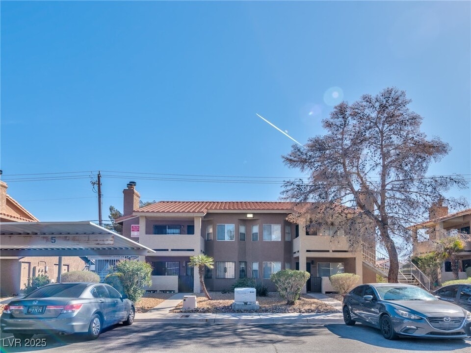 1616 Burningwood Ln in Las Vegas, NV - Building Photo