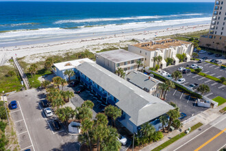 801 1st St S in Jacksonville Beach, FL - Foto de edificio - Building Photo