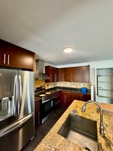 1016 Maitland Ave in Ottawa, ON - Building Photo - Building Photo