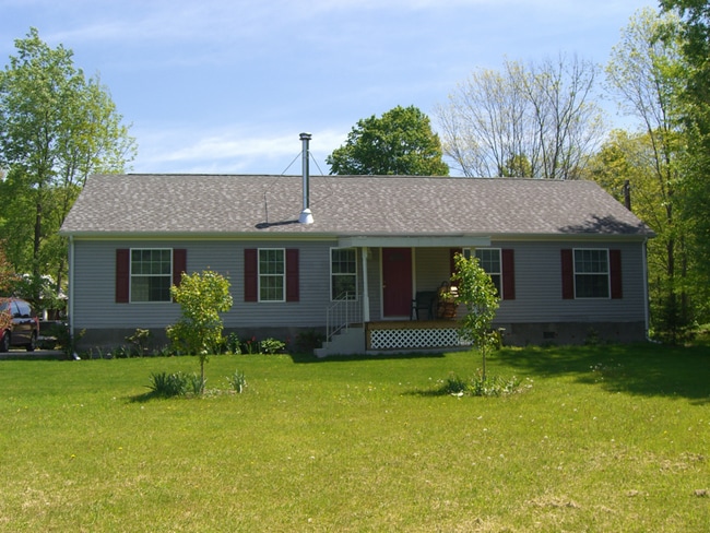 5088 Leraysville Rd in Warren Center, PA - Building Photo - Building Photo
