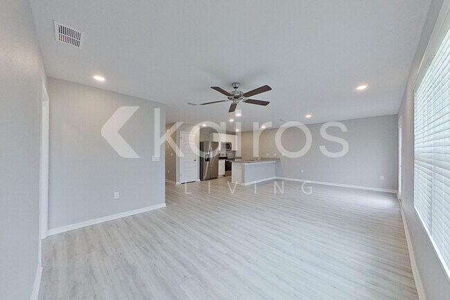 155 Swallowtail Ln in Pensacola, FL - Building Photo - Building Photo