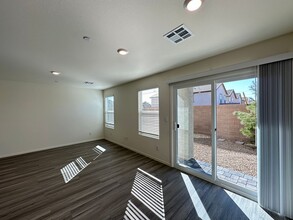 4813 Ava Ridge Ave in Enterprise, NV - Building Photo - Building Photo