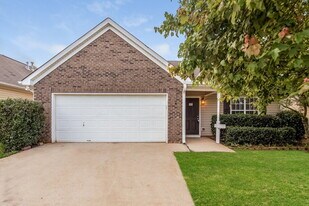 5035 Yellow Pine Dr in Mcdonough, GA - Building Photo