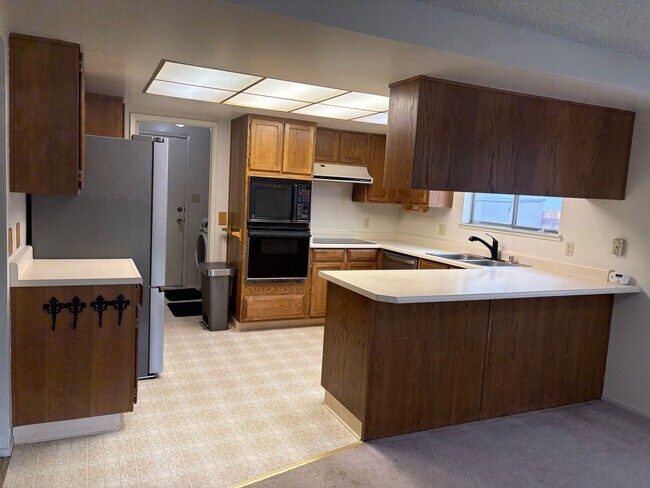 1785 Berkshire Dr in Sparks, NV - Building Photo - Building Photo