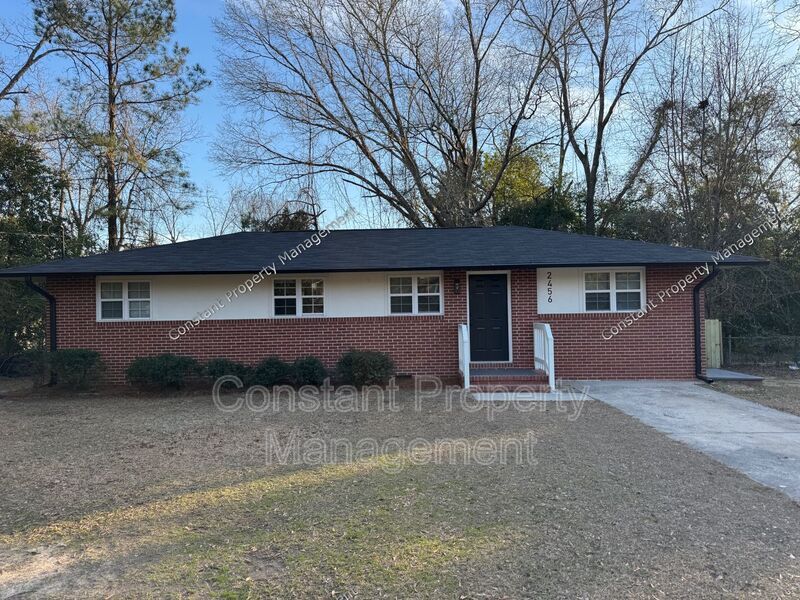 2456 Hillside Dr in Macon, GA - Building Photo