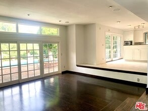 10216 Cielo Dr in Beverly Hills, CA - Building Photo - Building Photo