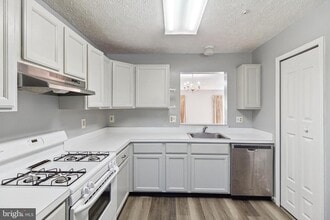 4255 Star Cir in Randallstown, MD - Foto de edificio - Building Photo