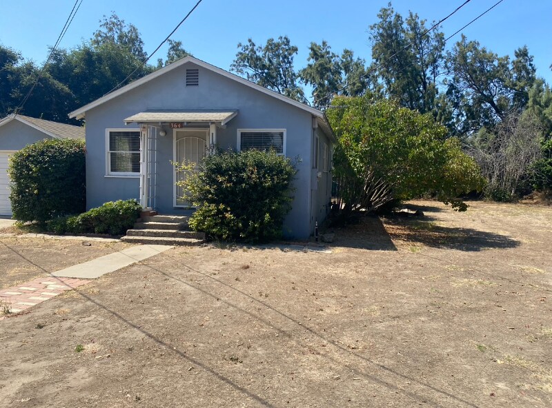 364 E Newlove Dr in Santa Maria, CA - Building Photo