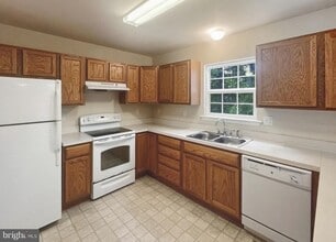 1724 Market St in Owings, MD - Building Photo - Building Photo