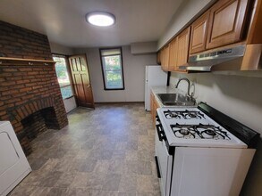306 Amabell St, Unit Unit 2 in Pittsburgh, PA - Building Photo - Building Photo