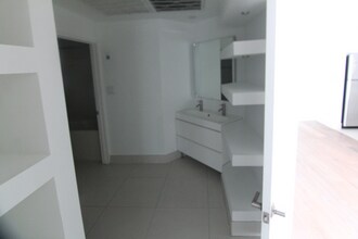 884 Palm Ave in West Hollywood, CA - Building Photo - Building Photo