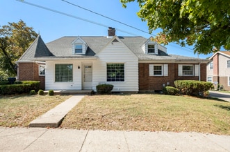 191 E Division St NE in Rockford, MI - Building Photo - Building Photo