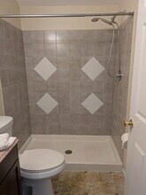 50 S Washington Ave, Unit Cottage in Centereach, NY - Foto de edificio - Building Photo