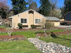 1359 NW Maple Ln in Camas, WA - Building Photo
