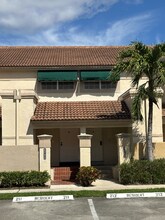 6703 Via Regina in Boca Raton, FL - Building Photo - Building Photo