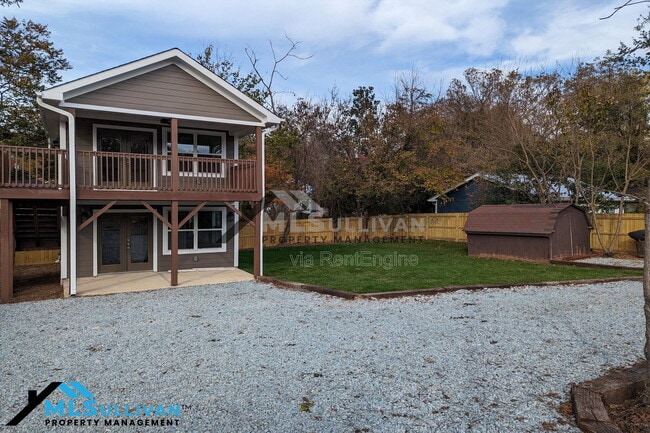 property at 911 Carolina Ave