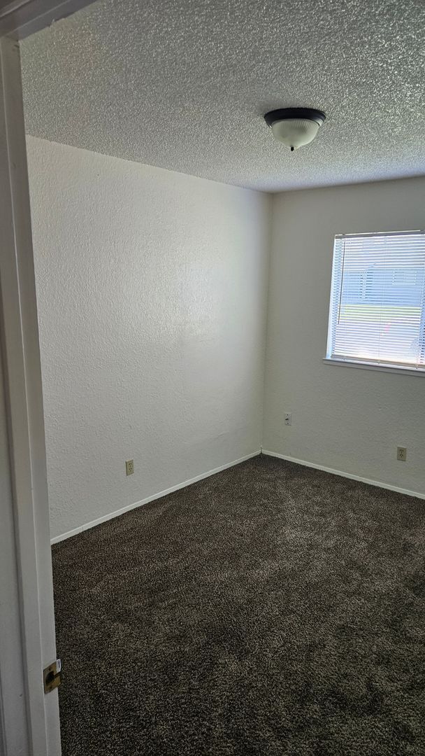 1051 9th St in Turlock, CA - Building Photo - Building Photo