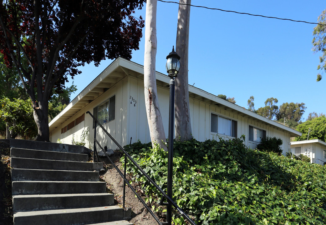 2303 Skylark Dr in Oceanside, CA - Building Photo